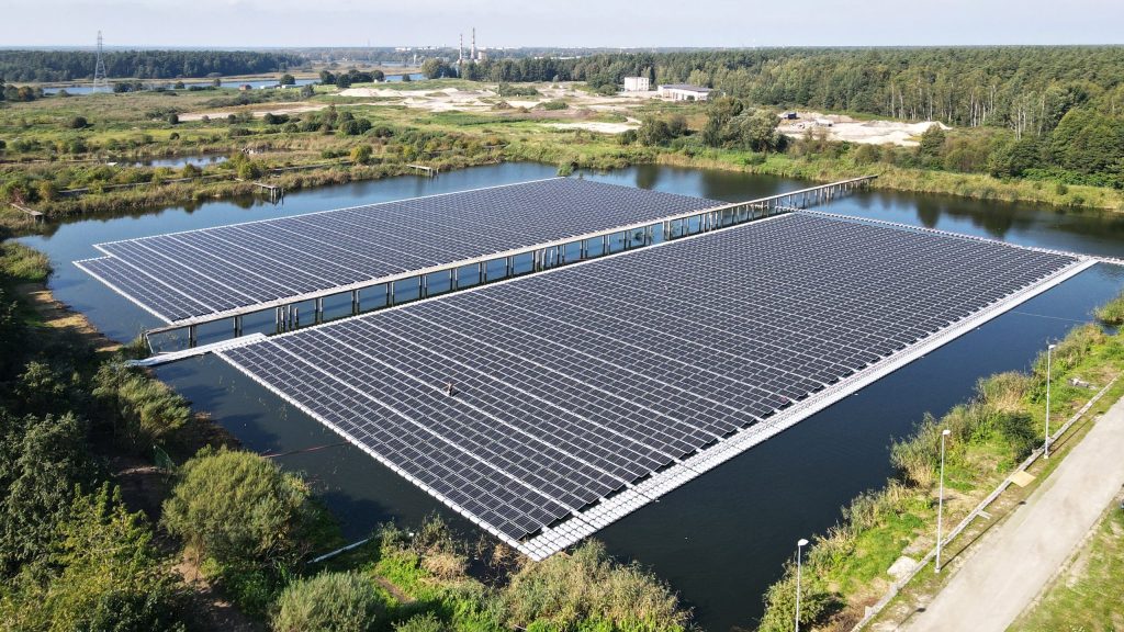 RECOM Technologies and DEREX built the first floating solar station in ...
